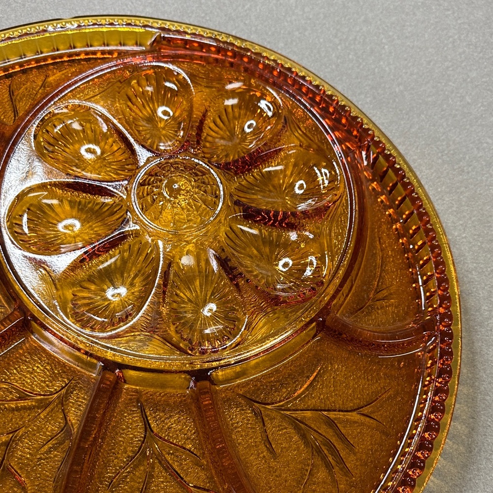 Indiana Glass Golden Amber divided egg and vegetable tray - Picture 6 of 11